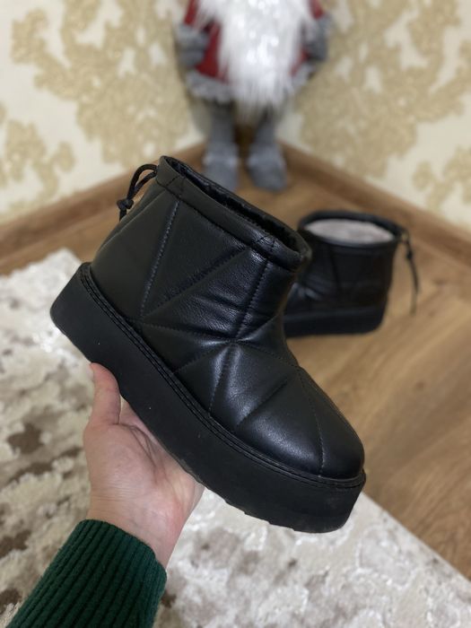 Шкіряні уггі жіночі 39р.