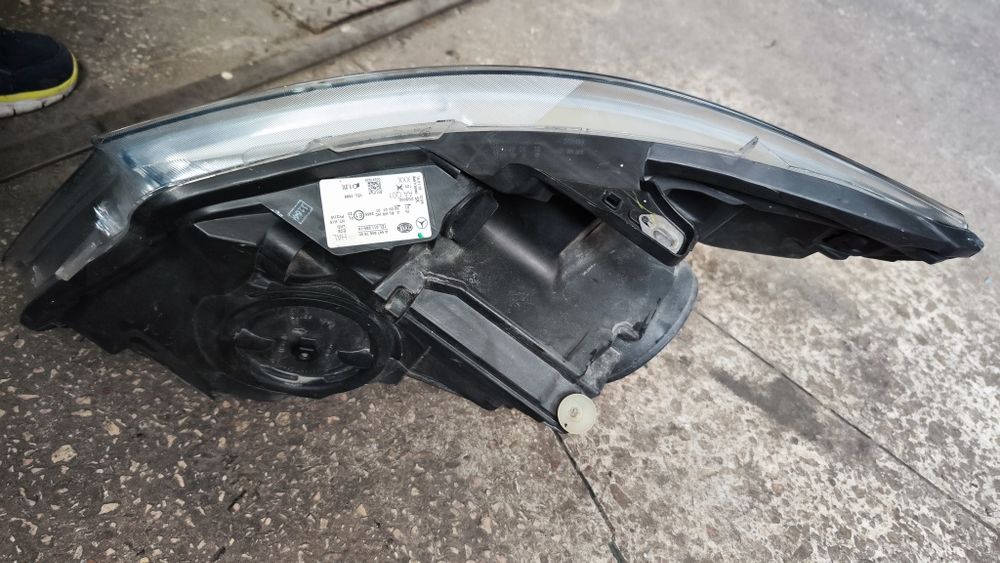 Фара Vito 447 Права Ліва