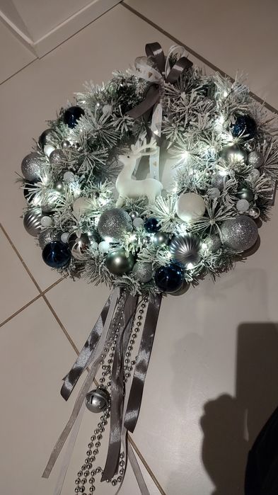 Wianek bożonarodzeniowy na drzwi lub ściane 52cm