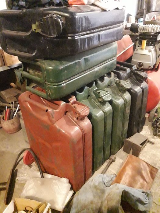 Продам канистры 5л.10л.20л40л.