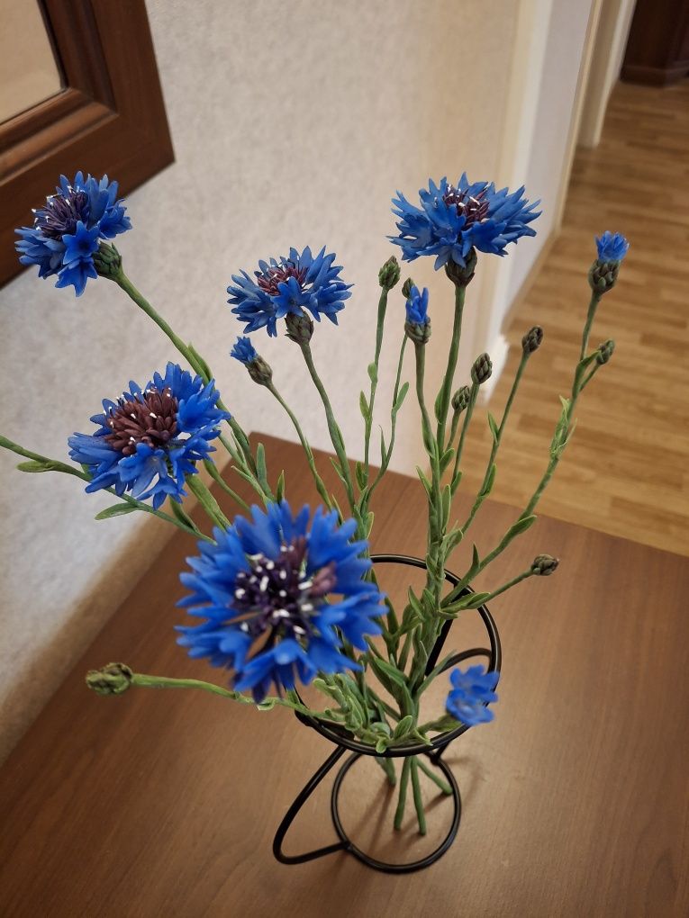 Продаю васильки из полимерной глины, холодный фарфор.