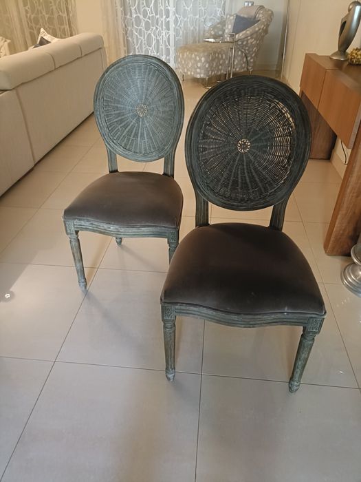 Duas cadeiras de sala