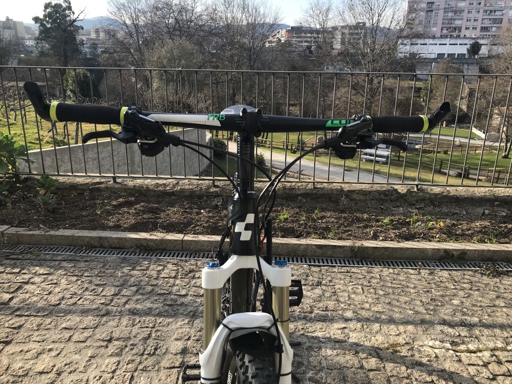 Biclicteta BTT Cube Roda 29