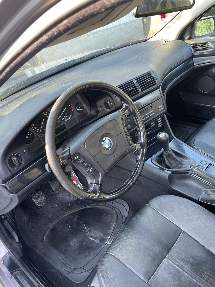 BMW 520i 150cv e39