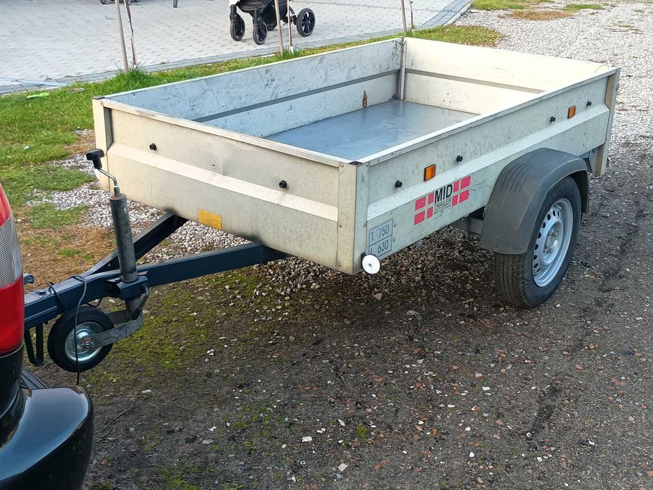 Przyczepka samochodowa