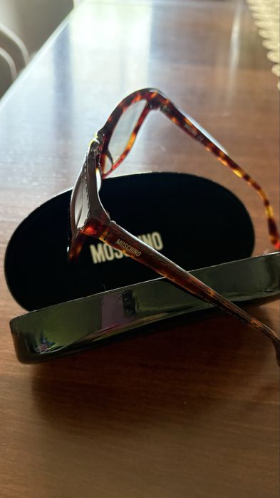 Okulary przeciwsłoneczne  Moschino oryginał