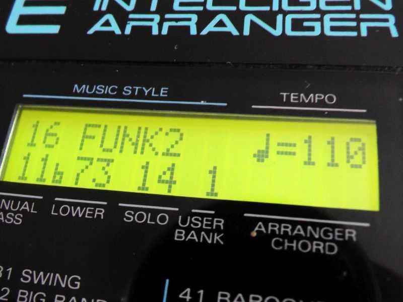 Roland PRO-E Intelligent Arranger Syntezator