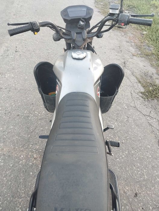 Spark 125 з документами