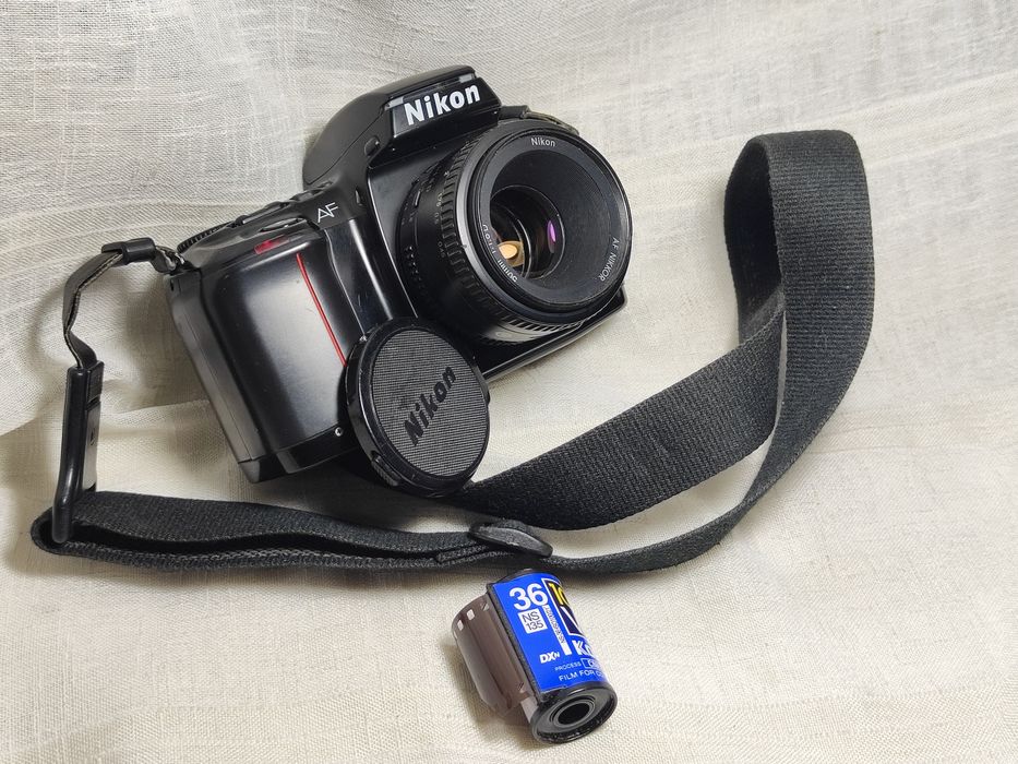 Плёночная зеркалка AF Nikon N6006