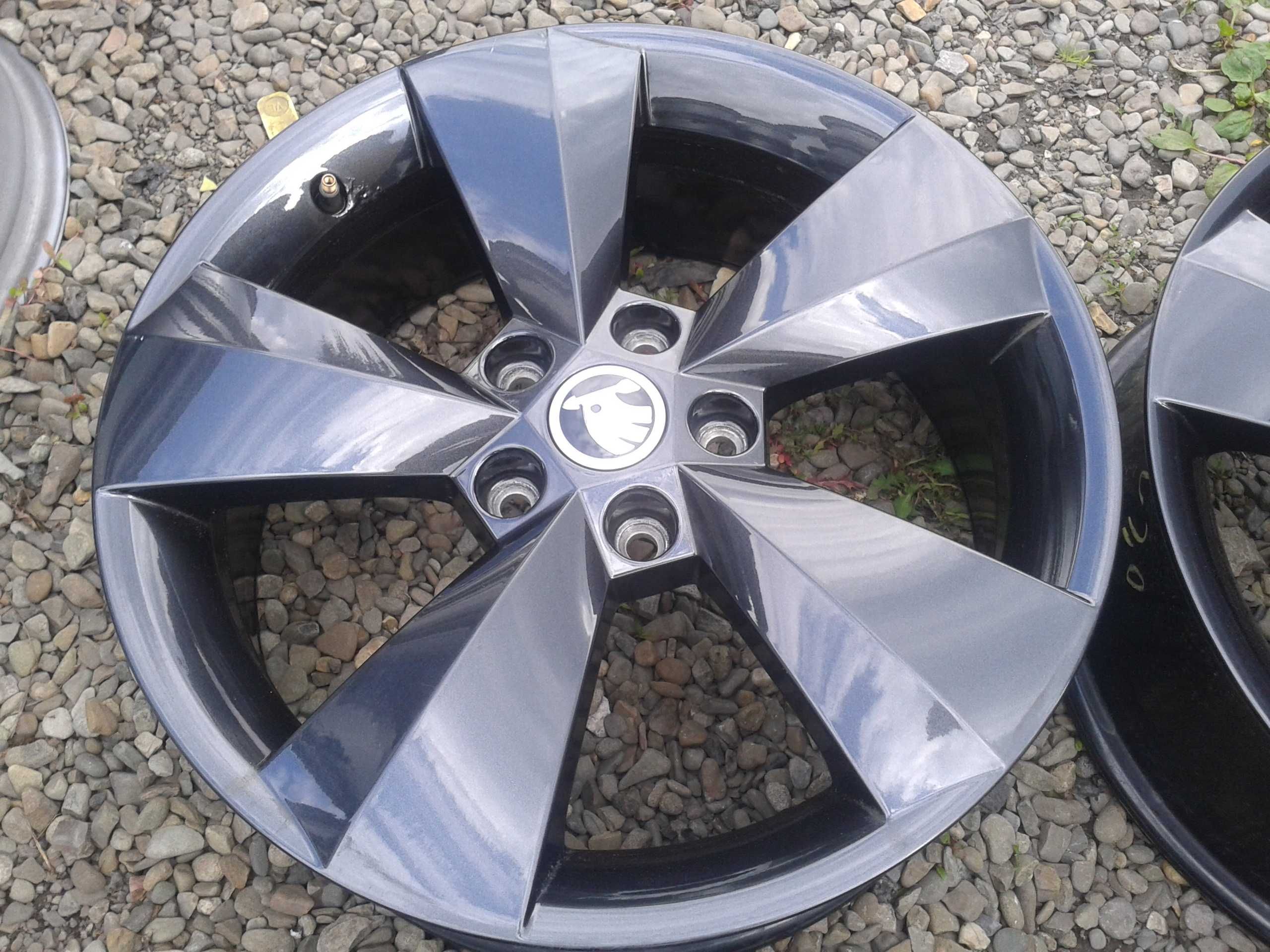 oryginalne r17 felgi volkswagen golf caddy troc touran passat tiguan