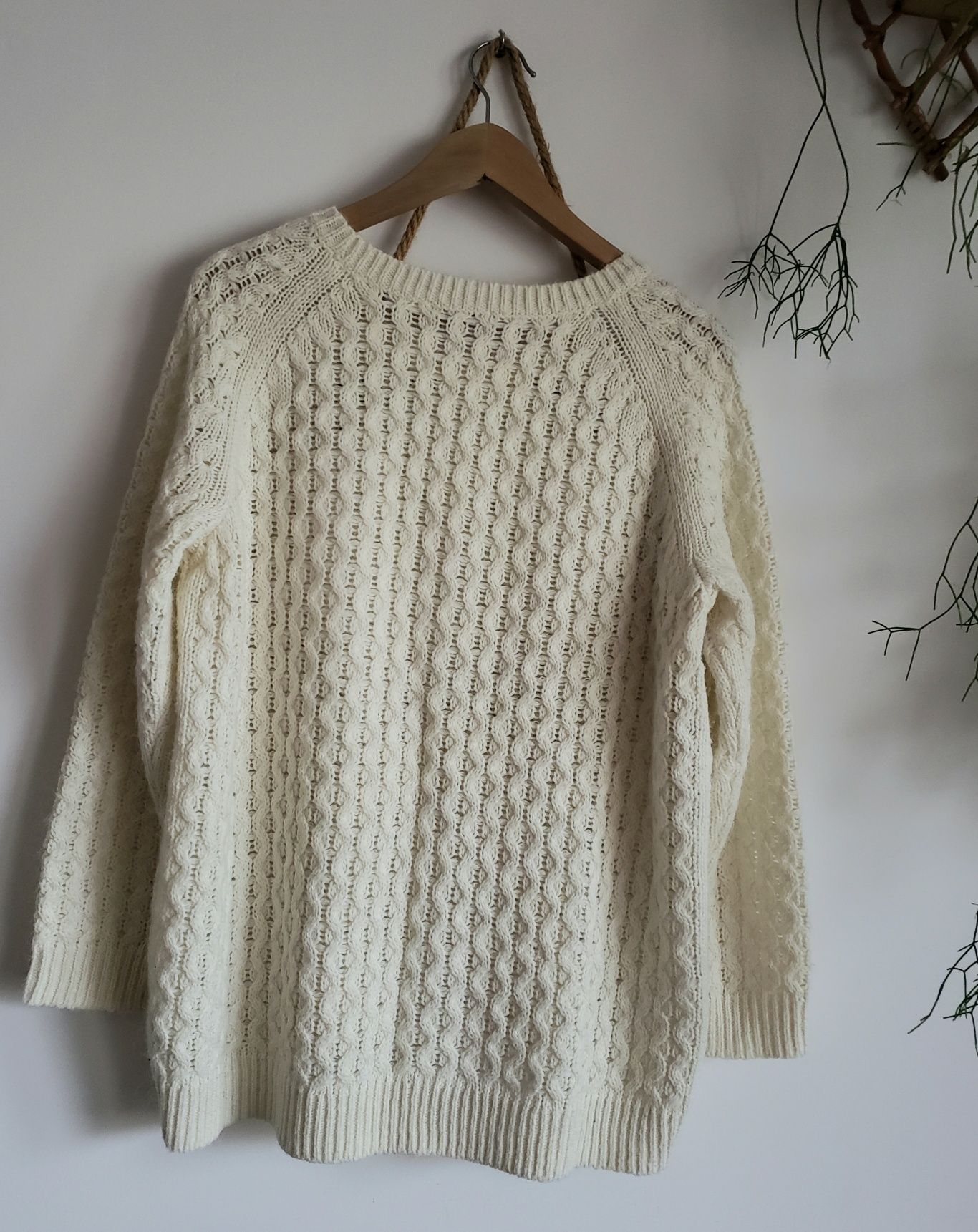 Kremowy sweter H&M oversize M warkocze jak moher