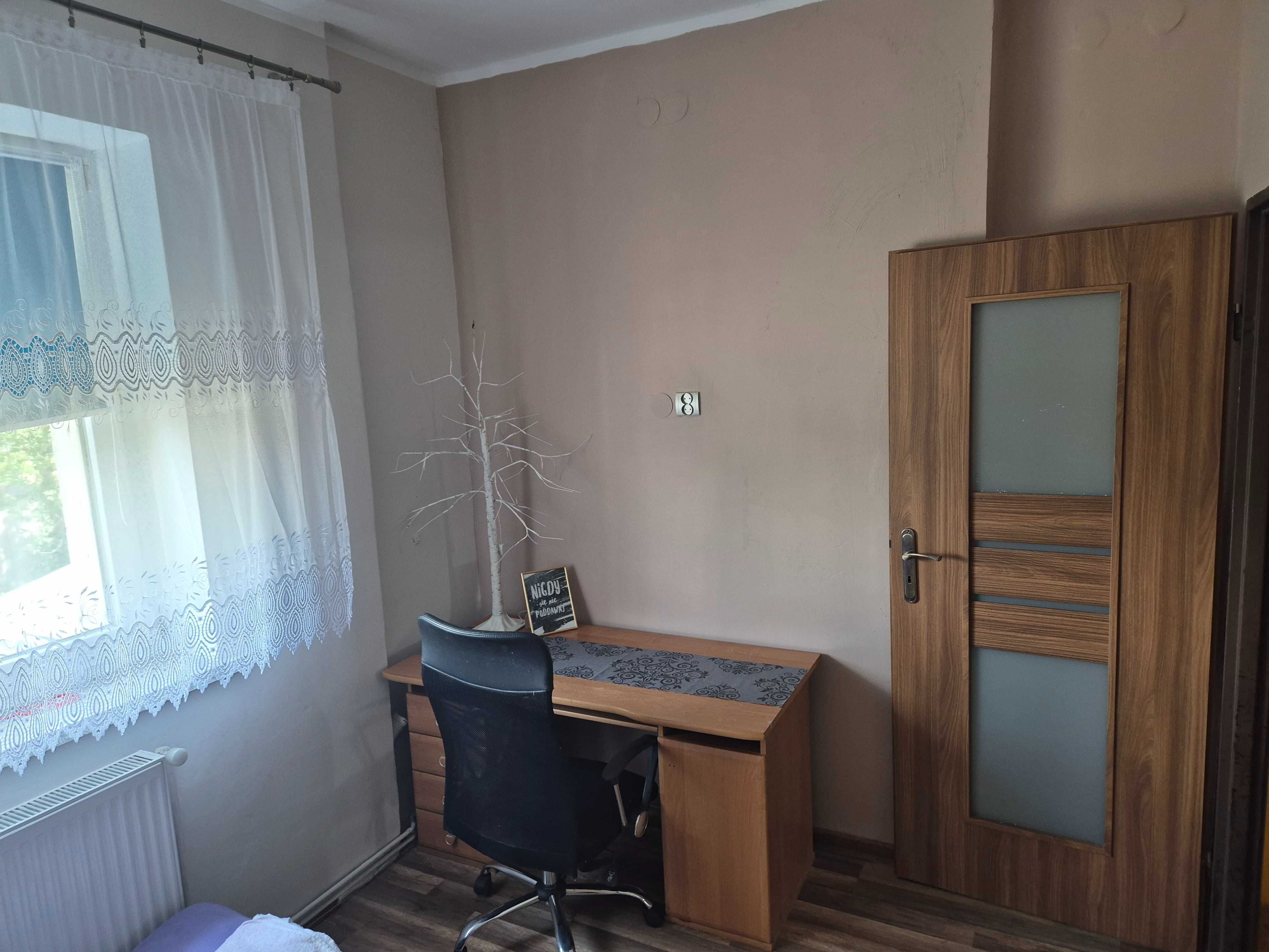 Kwatery Pracownicze, mieszkanie 80m.kw. nad sklepem