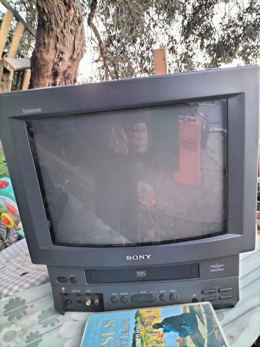 Vendo televisão Sony