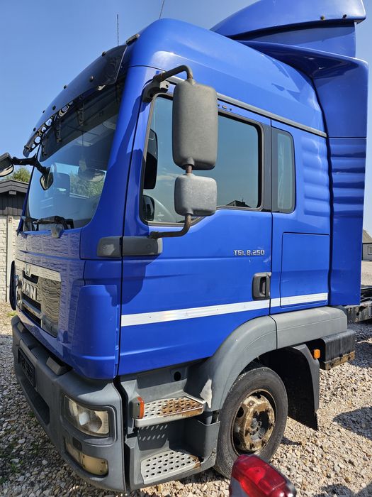 Kabina man tgm 2012r sypialna fotel lozko drzwi