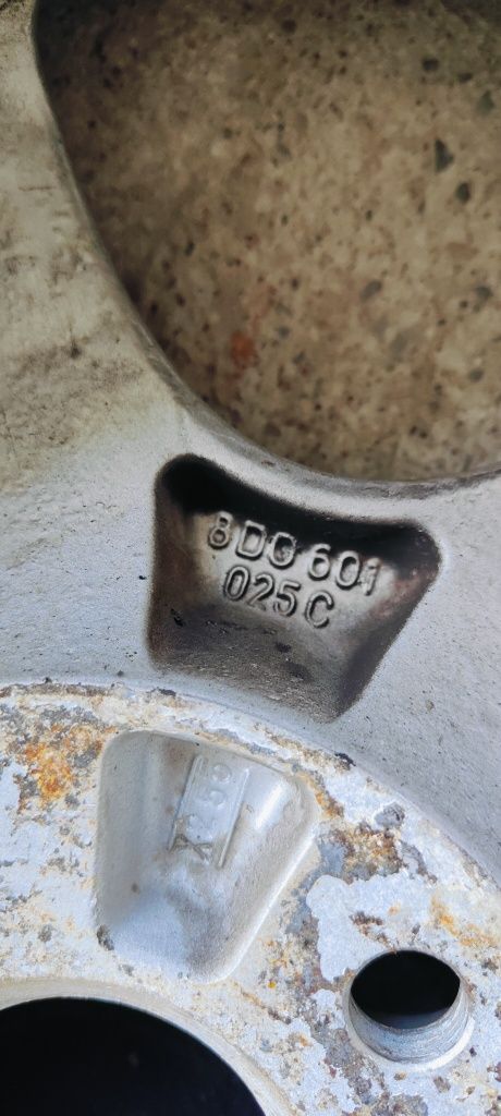 Felga aluminiowa 16 cali VW Audi 1 sztuka.