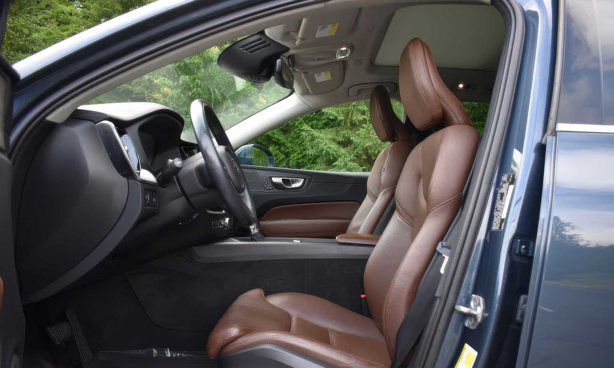 2019 Volvo XC60 T5 Momentum
