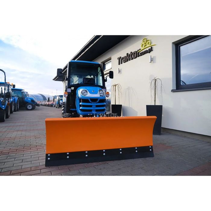 LS Traktor XJ25 MEC 4x4 24.4KM - dostępny od ręki  Zestaw do odśnieżania XJ25 MEC 4x4 24.4KM z kabiną i pług do śniegu