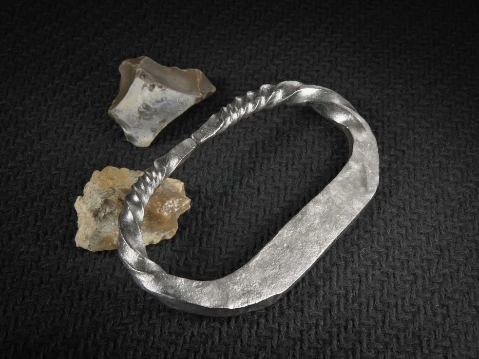 Kute krzesiwo kowalskie z krzemieniami, do bushcraftu i rekonstrukcji