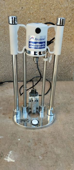 Продам оверлок, надсекатель, дырокол для ткани, Anysew