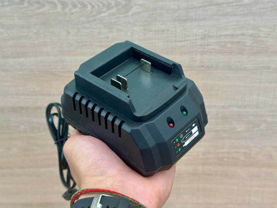 Слайдерна зарядна станція Razor – 21V MAX, 1.8A