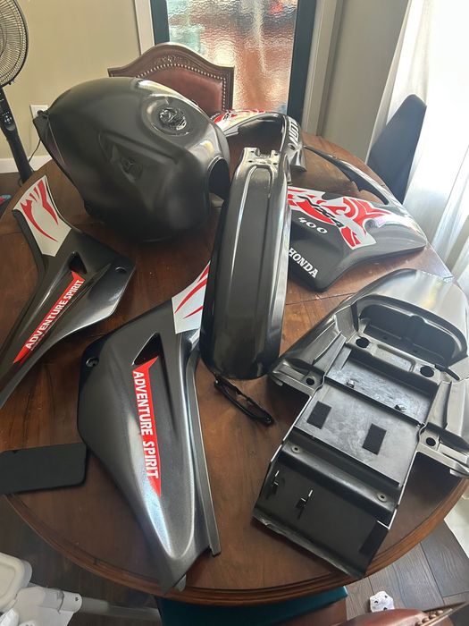 Serviço de pintura e personalizaçao de motas scooters e motociclos