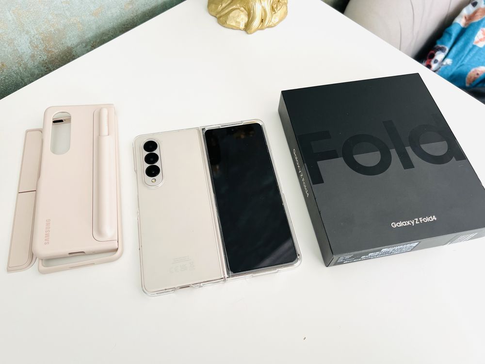 Samsung Galaxy Z Fold 4 256GB - Novo - Fatura e garantia