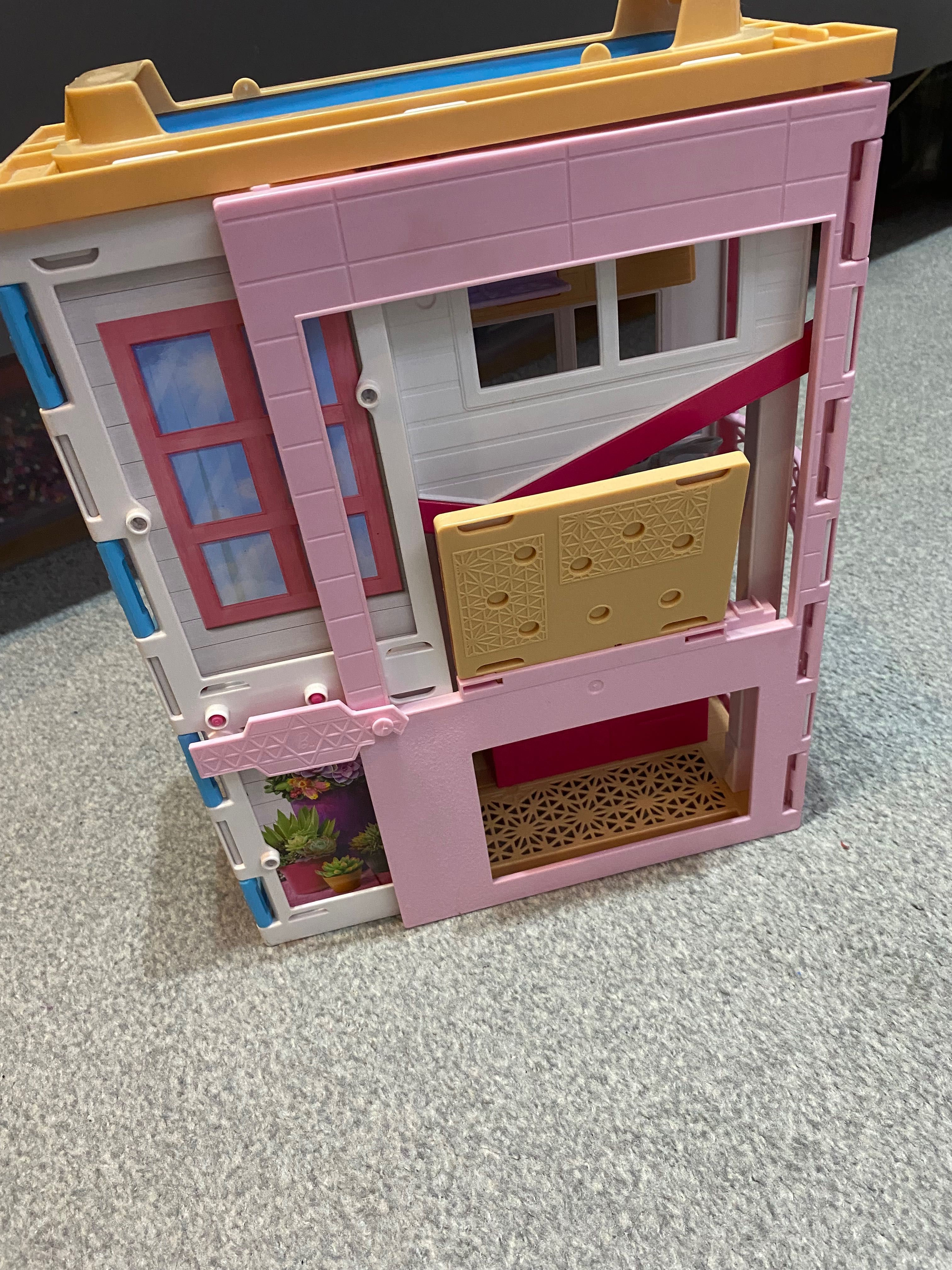 Domek rozkładany Barbie+gratis garderoba