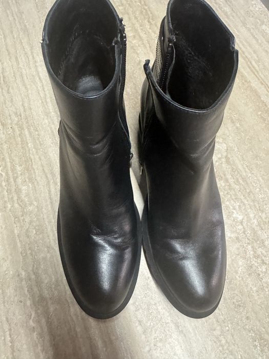 Якісні , шкіряні черевики 38 розмір