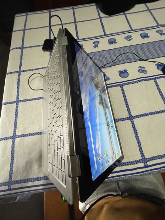 Portatil desktop 13,5 polegadas