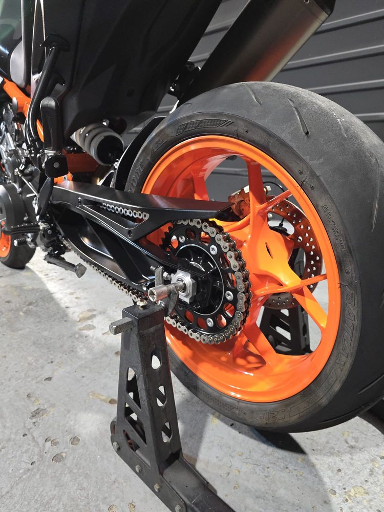 Ktm 890 duke r 2023