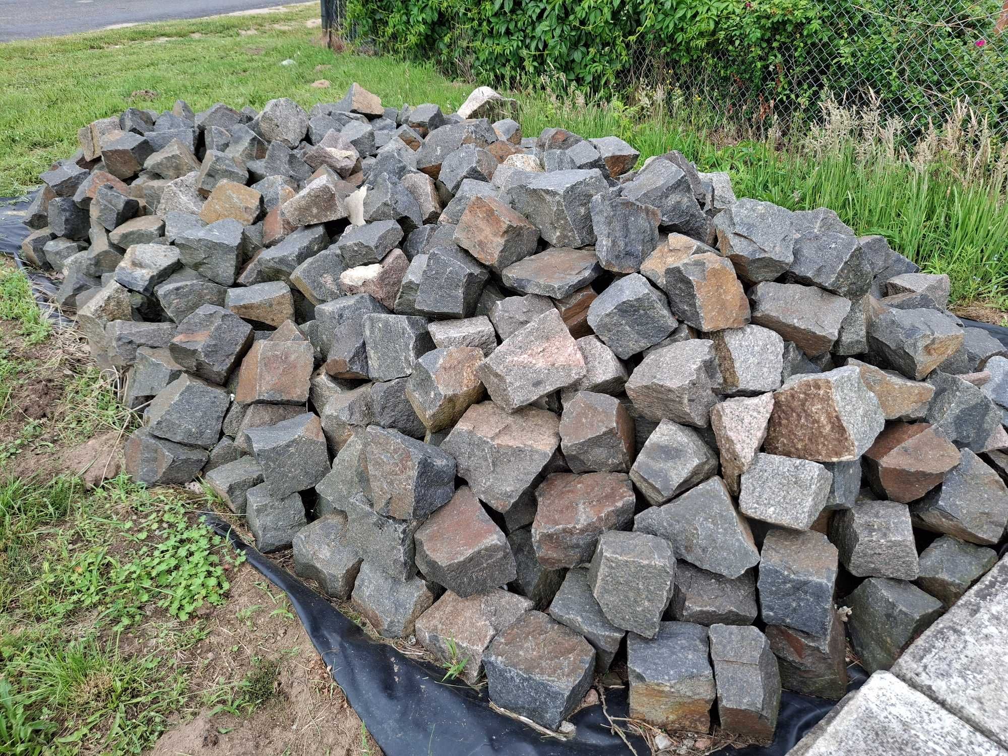 Kostka kamienna brukowa granitowa starobruk
