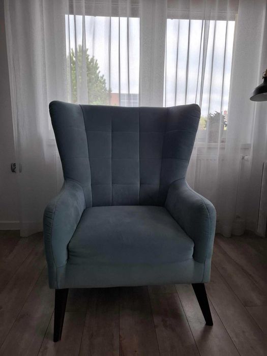 Duży Fotel uszak z firmy BRW wys. 104, szer. 91
