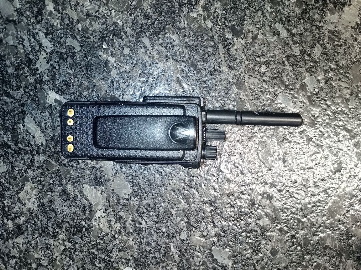 Motorola DP 4400 e UHF