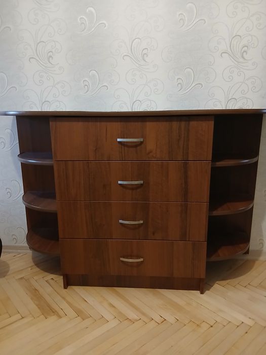 Комод, тумба для одягу