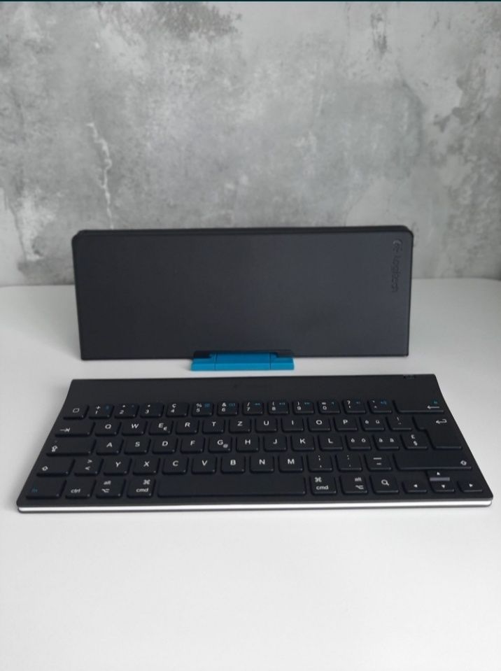 Безпровідна клавіатура Logitech