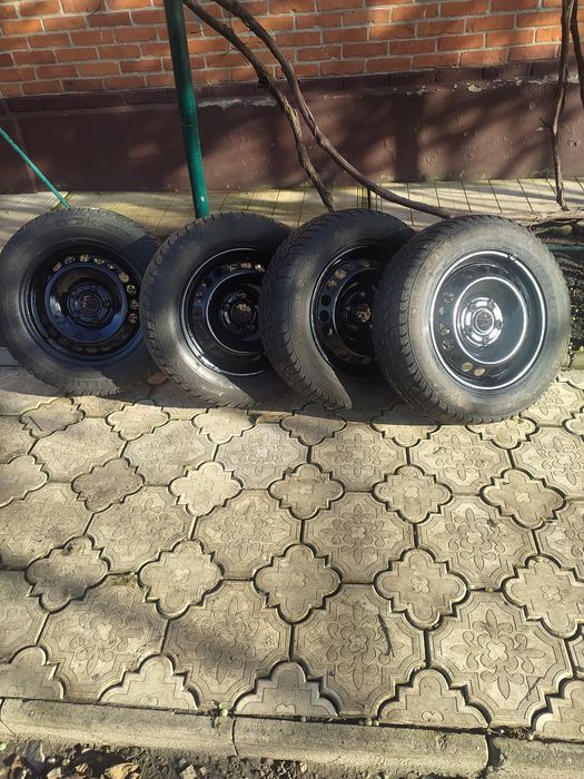 Продам шини диски 5/112 r 15
