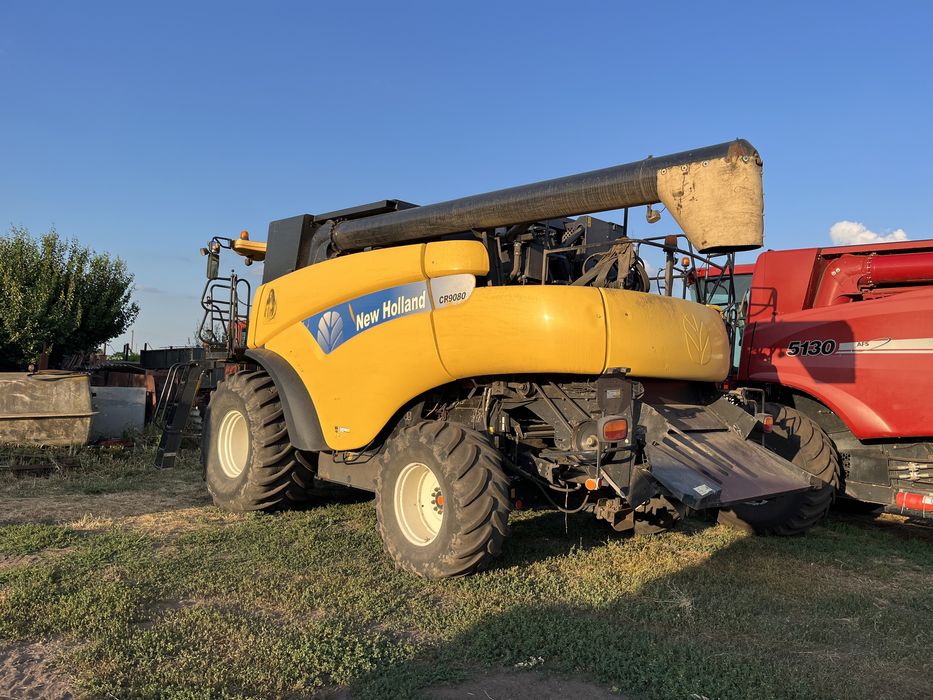 Комбайн New Holland CR9080