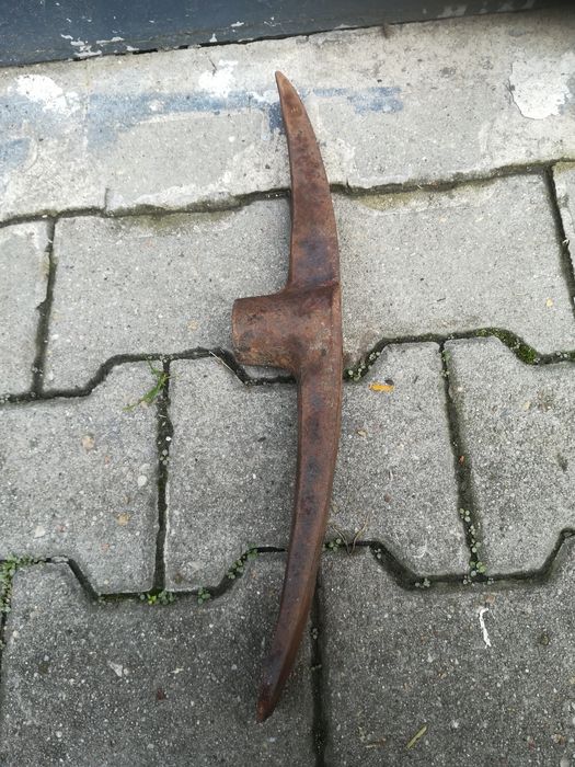 Kilof metalowy sygnowany