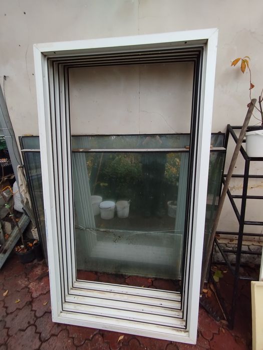 Продам пластиковые окна в хорошем состоянии