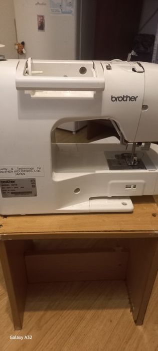 Продам швейную машинку