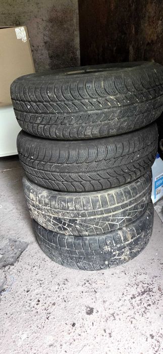 Opony zimowe na stalowych felgach 195/65 R15