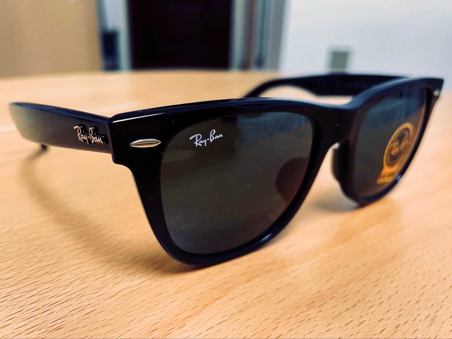 Ray-Ban Wayfarer Sunglasses Black/Green (RB2140)