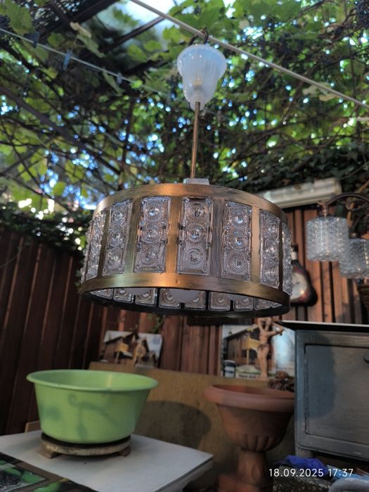 Ретро люстри світильники