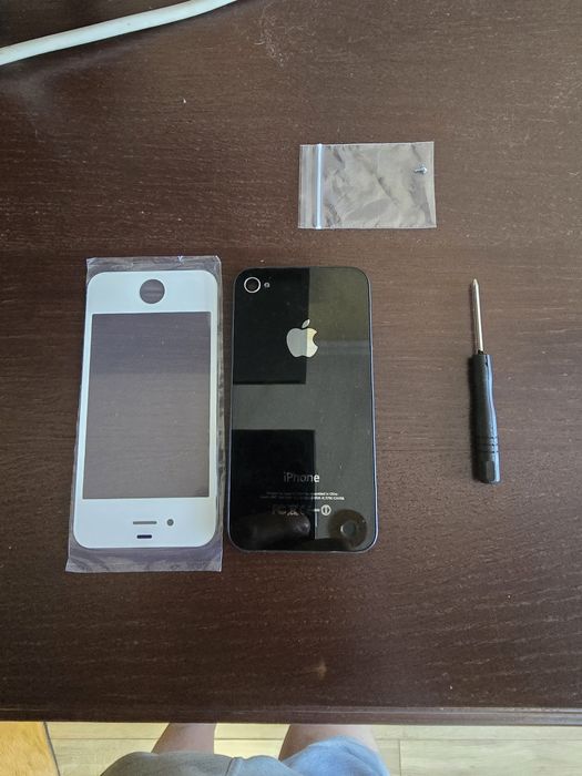 Для Iphone 4s переднє скло та заднє.все за 100грн.