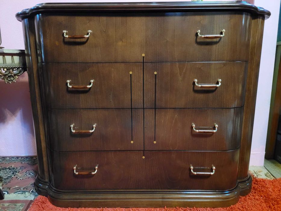 Grande cómoda - Muito bom estado geral