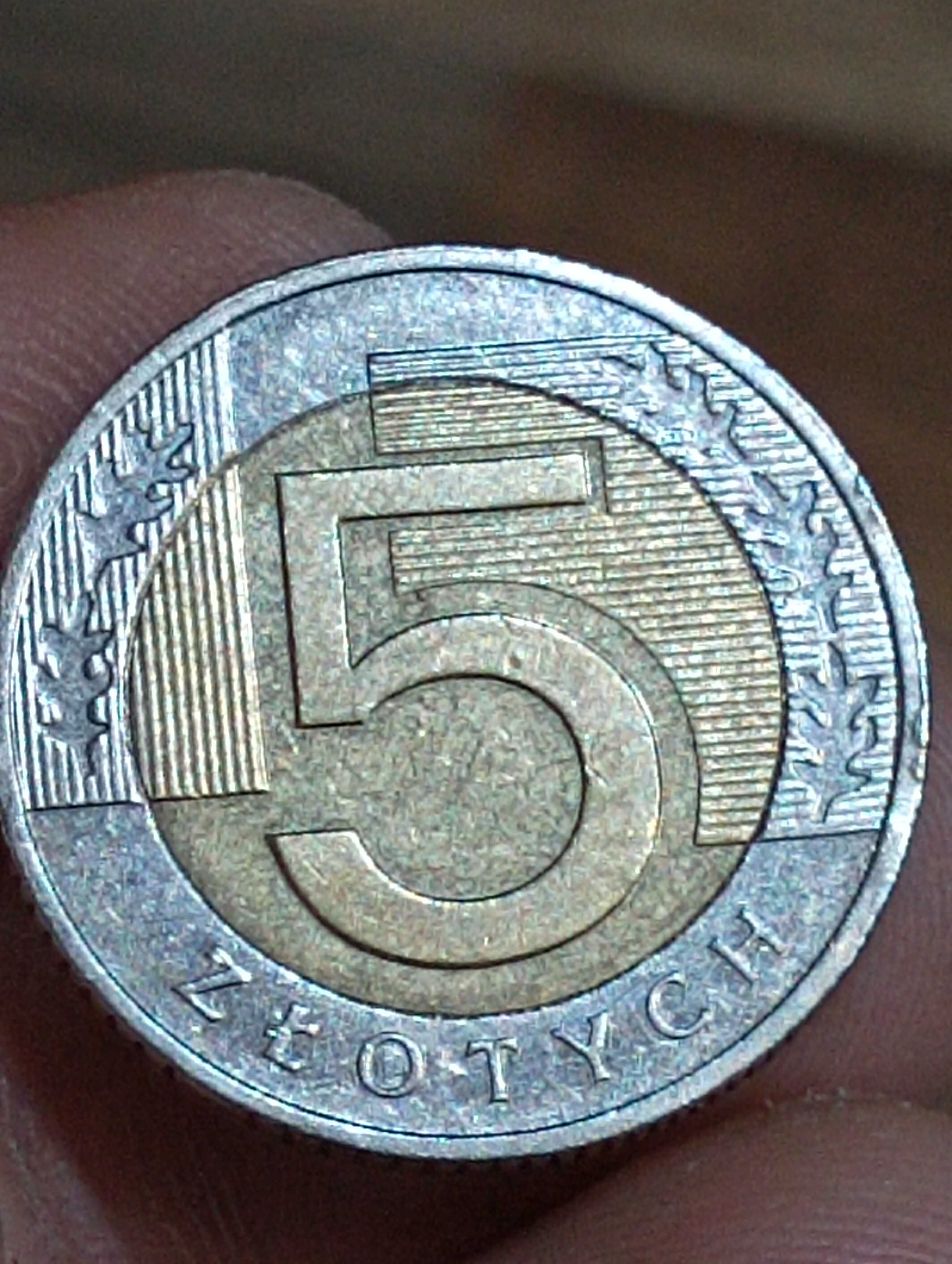 Sprzedam monetę 5 zloty 2016 r przesunięty pierścień