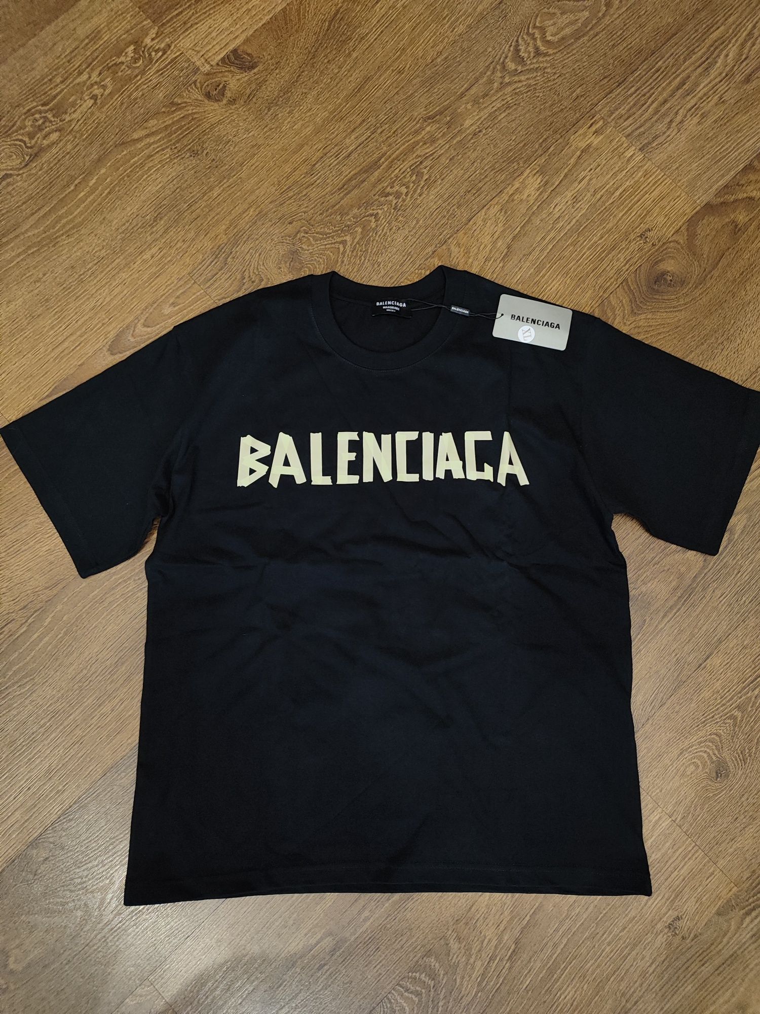 Нова футболка Balenciaga скотч