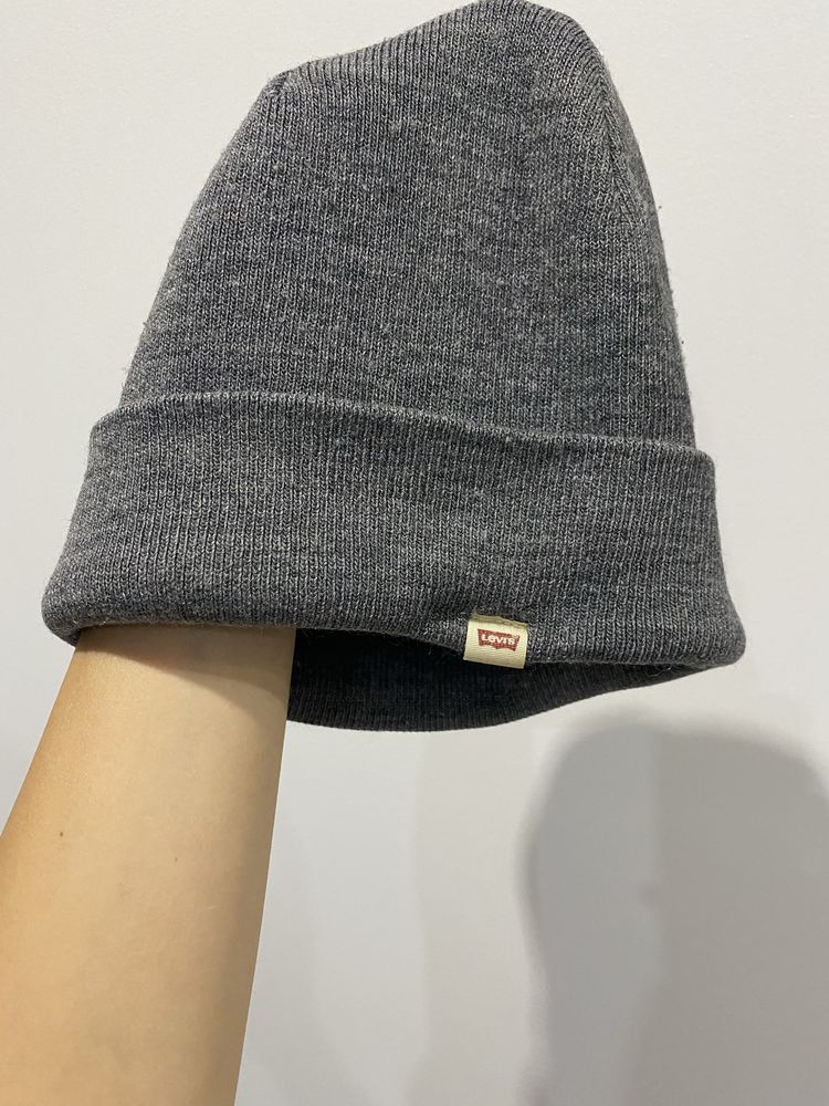 Сіра шапка Levi’s оригінал