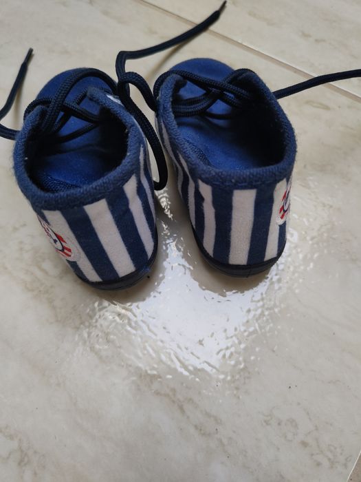 Buciki, kapcie rozmiar 19