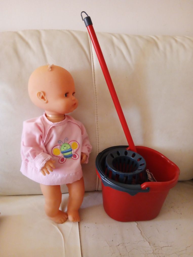 Brinquedo: Pequeno balde com esfregona 16cm
